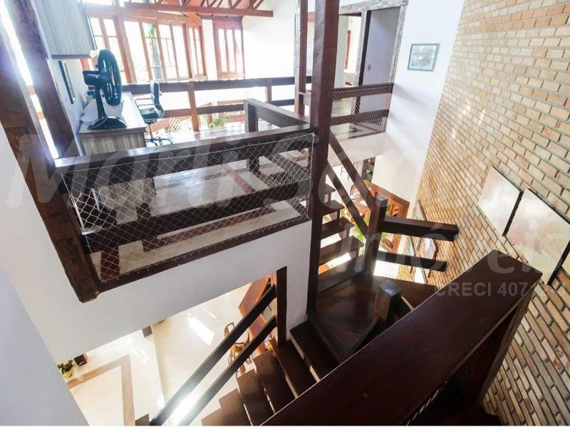 Vende-se casa; 5 dormitórios (5 suítes); piscina; forno de pizza; casa de caseiro ou hóspede; vista para o mar; Engenho D'Água, Ilhabela; matrícula