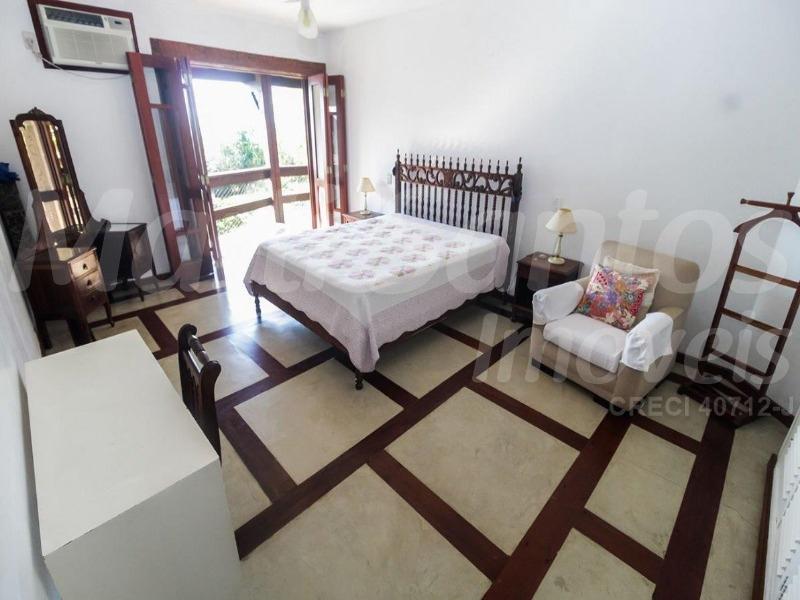 Vende-se casa; 5 dormitórios (5 suítes); piscina; forno de pizza; casa de caseiro ou hóspede; vista para o mar; Engenho D'Água, Ilhabela; matrícula