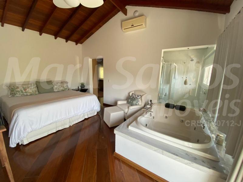 Casa alto padrão à venda com belíssima vista mar!