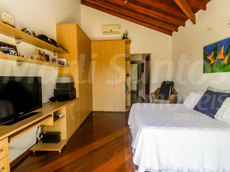 Casa alto padrão à venda com belíssima vista mar!