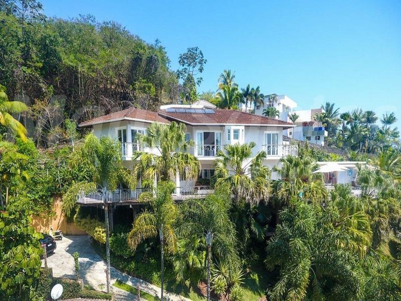 Casa alto padrão à venda com belíssima vista mar!