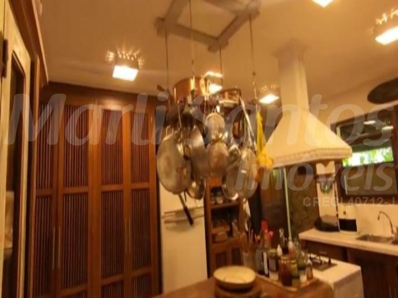 Belíssima casa na costeira à venda em ilhabela!