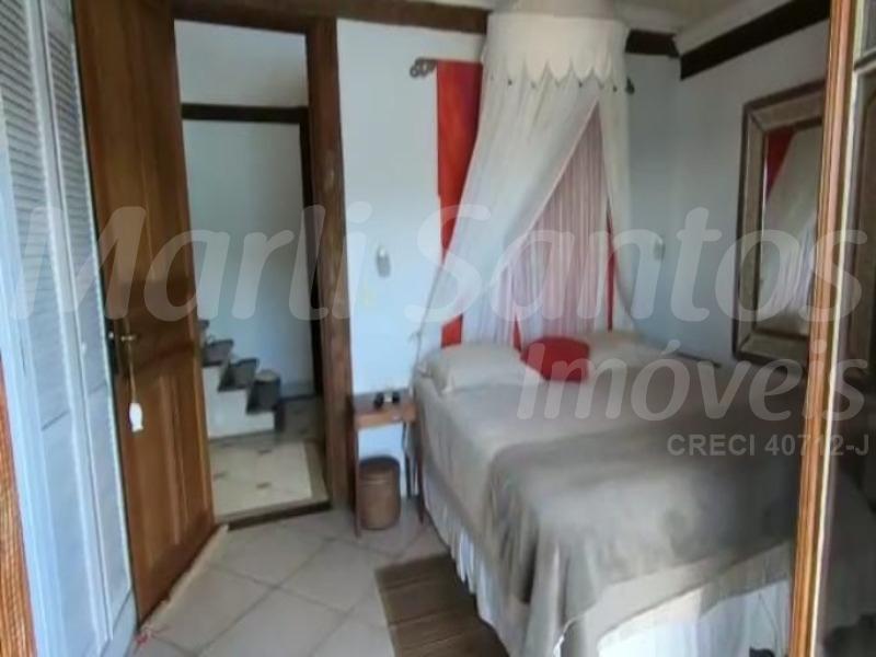 Belíssima casa na costeira à venda em ilhabela!