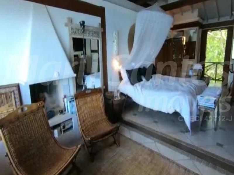 Belíssima casa na costeira à venda em ilhabela!