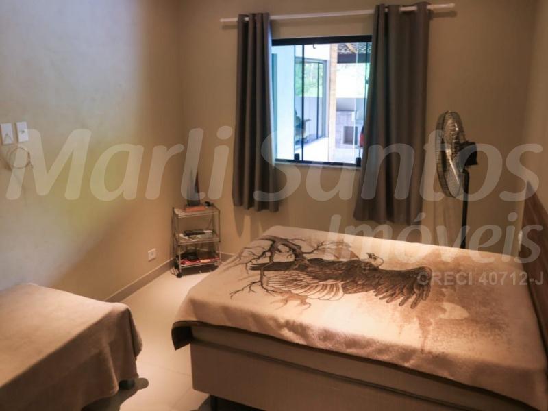 Casa nova em terreno amplo em ilhabela à venda, agende sua visita!