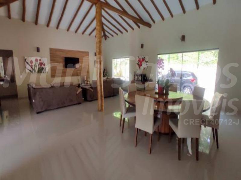 Casa nova em terreno amplo em ilhabela à venda, agende sua visita!