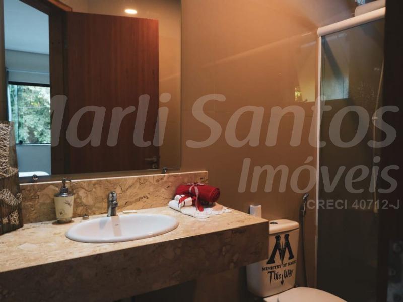 Casa nova em terreno amplo em ilhabela à venda, agende sua visita!