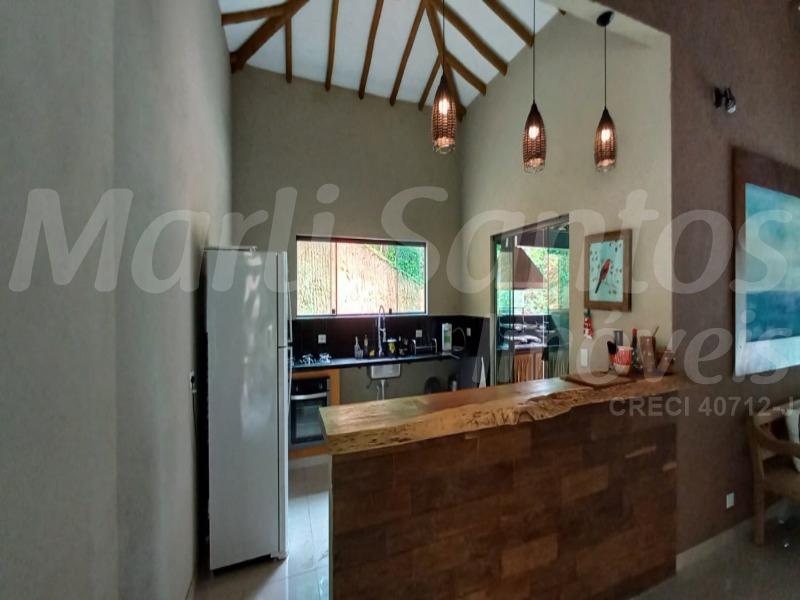 Casa nova em terreno amplo em ilhabela à venda, agende sua visita!