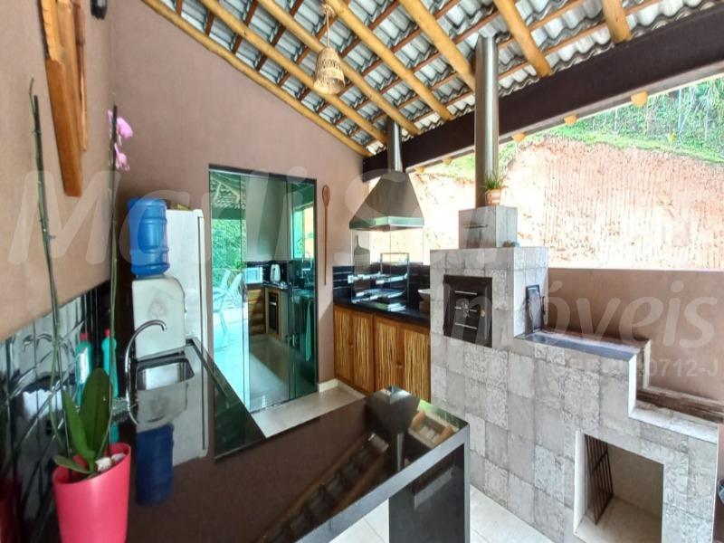 Casa nova em terreno amplo em ilhabela à venda, agende sua visita!