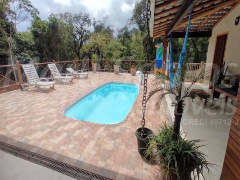 Casa nova em terreno amplo em ilhabela à venda, agende sua visita!