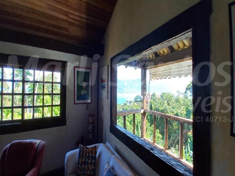 Casa à venda com escritura definitiva com opção de financiam
