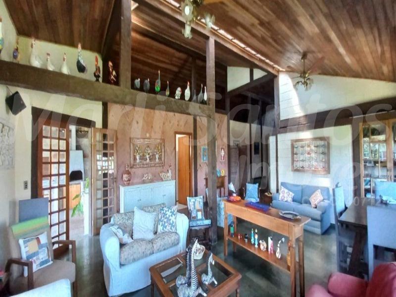 Casa à venda com escritura definitiva com opção de financiam