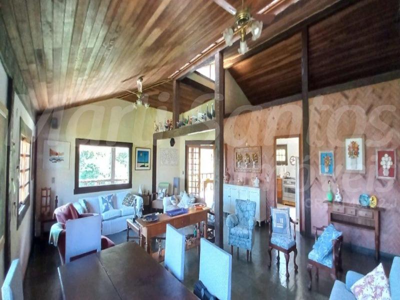 Casa à venda com escritura definitiva com opção de financiam