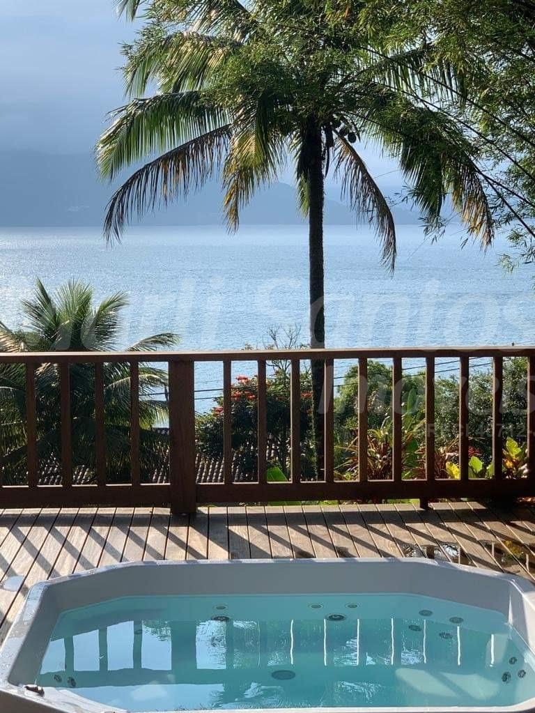 Casa rústica charmosa; vista para o mar; jacuzzi; norte da ilhabela.