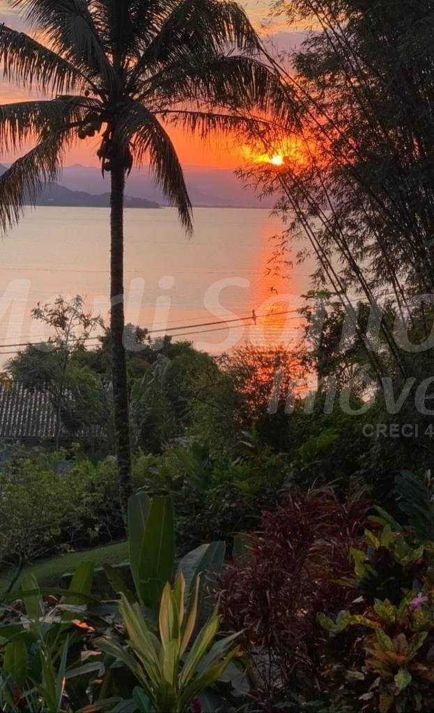 Casa rústica charmosa; vista para o mar; jacuzzi; norte da ilhabela.