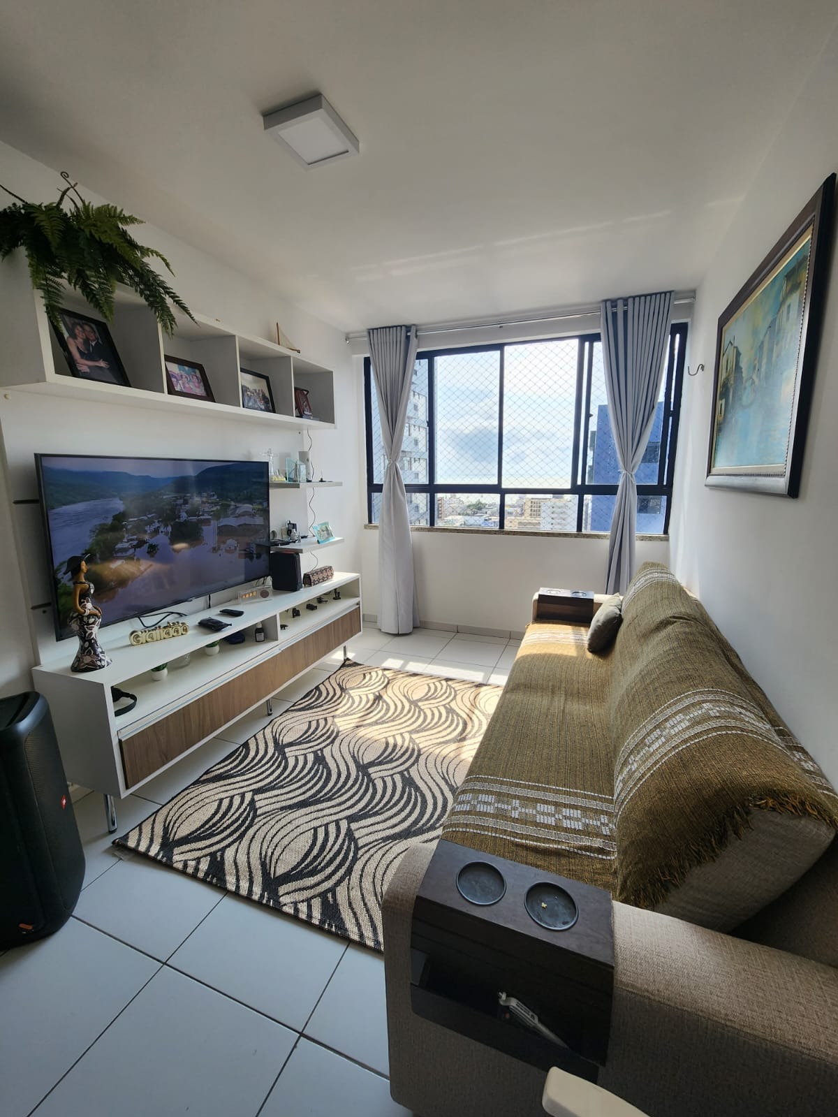 Excelente Apartamento de 03 quartos, sendo 01 suíte, 02 vagas de garagem, próximo do mar