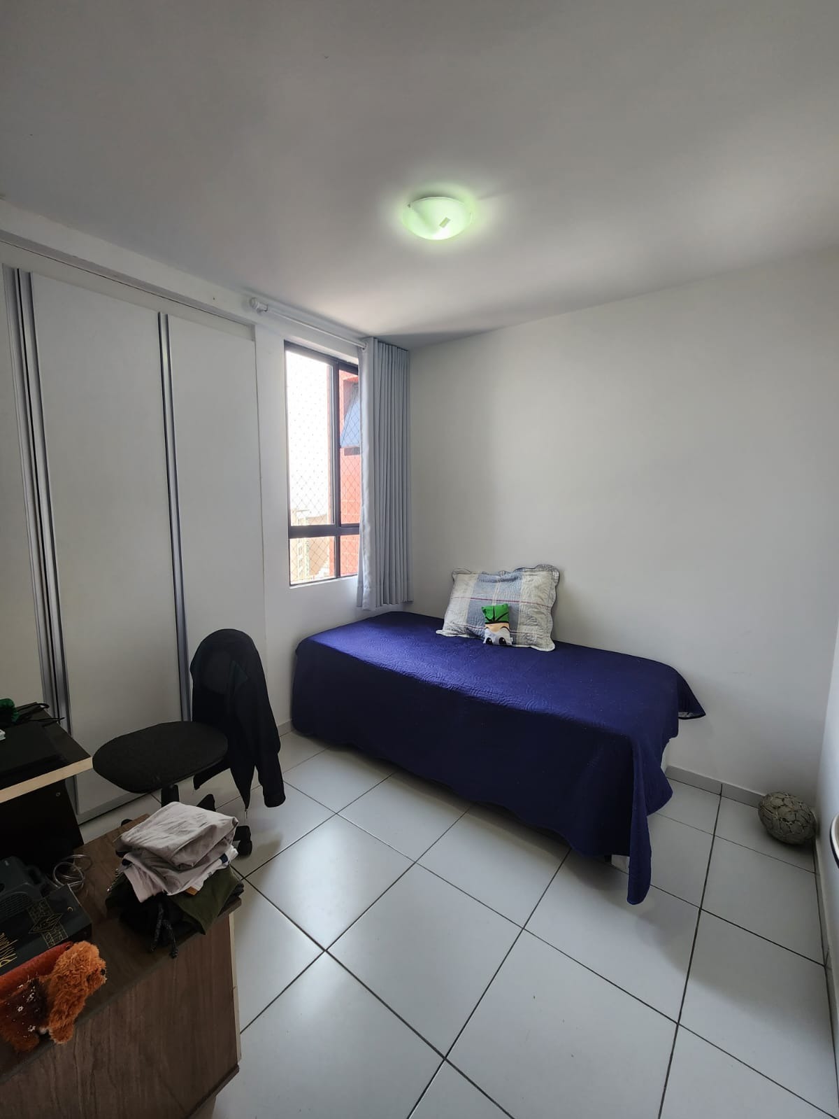 Excelente Apartamento de 03 quartos, sendo 01 suíte, 02 vagas de garagem, próximo do mar