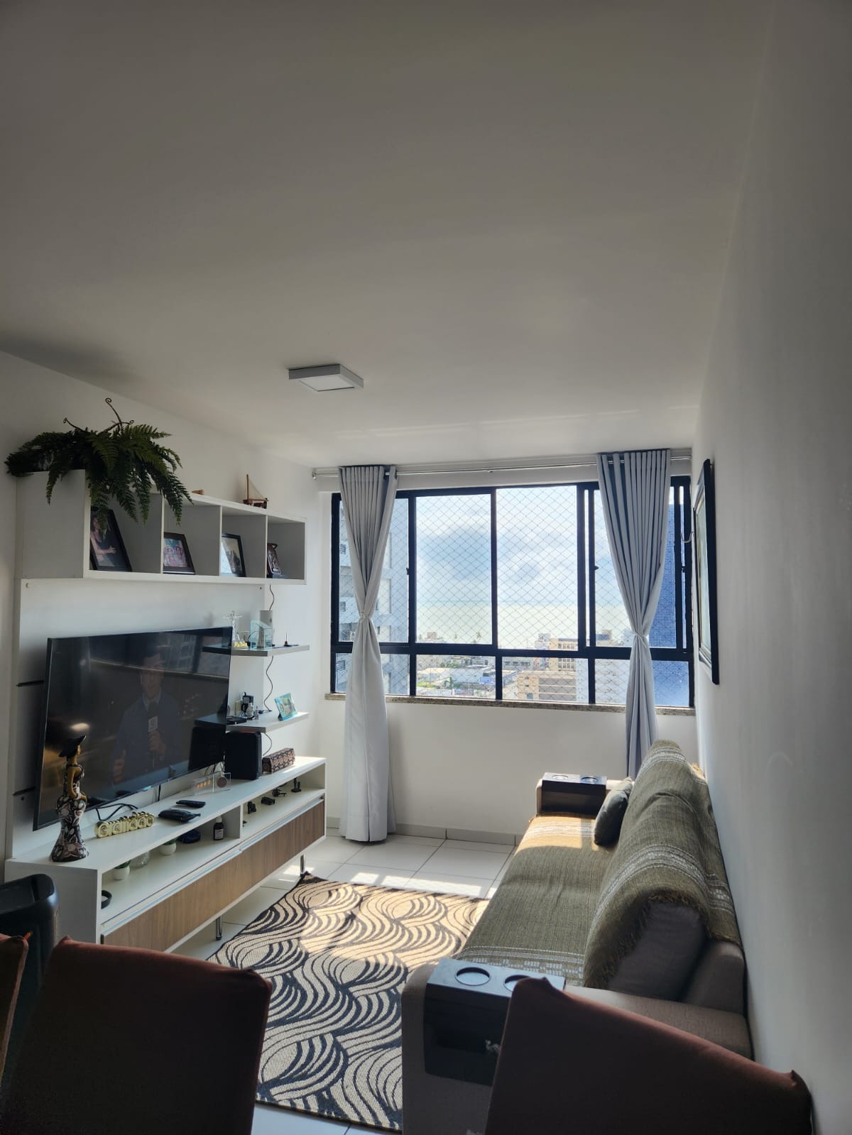 Excelente Apartamento de 03 quartos, sendo 01 suíte, 02 vagas de garagem, próximo do mar