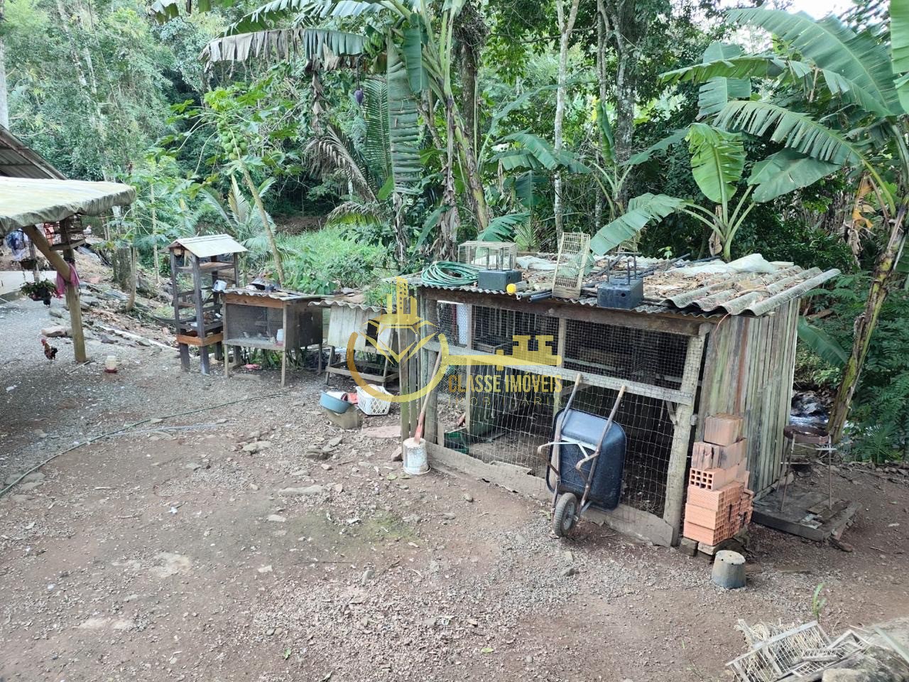Chácara à venda em Luiz Alves-SC, bairro Garuva: 2 quartos, 1 sala, 1 banheiro, 300,00 m² de área.
