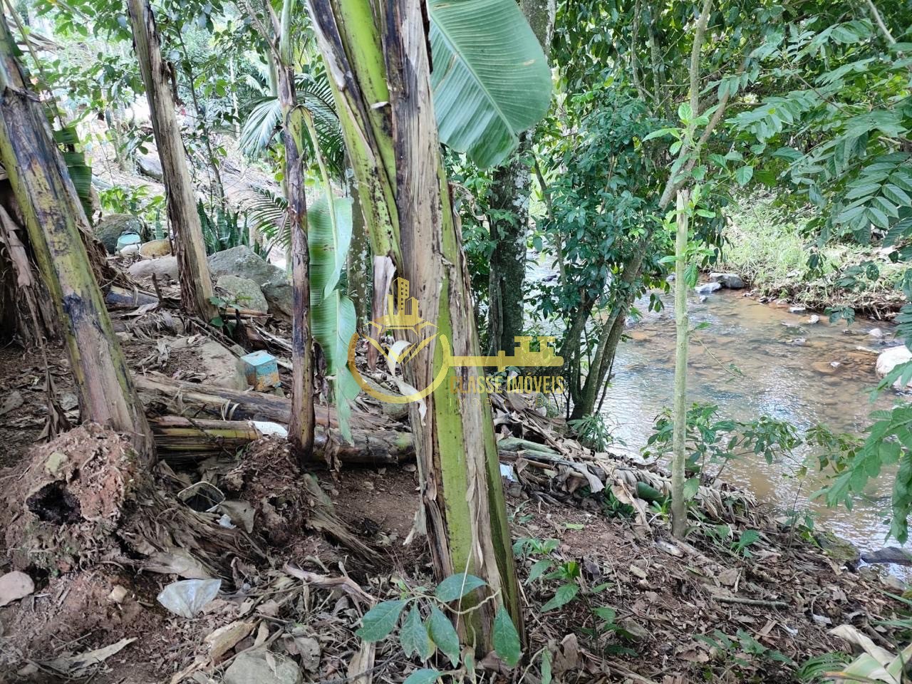 Chácara à venda em Luiz Alves-SC, bairro Garuva: 2 quartos, 1 sala, 1 banheiro, 300,00 m² de área.