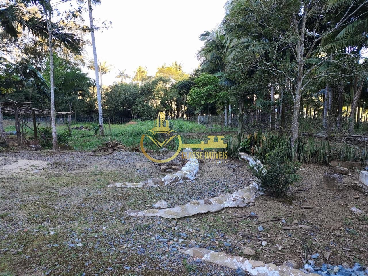 Chácara à venda em Luiz Alves-SC, bairro Garuva: 2 quartos, 1 sala, 1 banheiro, 300,00 m² de área.