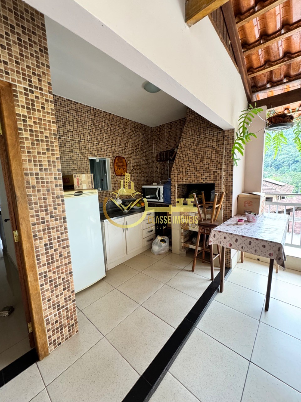 Excelente oportunidade: Casa comercial à venda em Luiz Alves-SC, bairro Garuva, 1 quarto, 1 suíte, 1 sala, 250m².