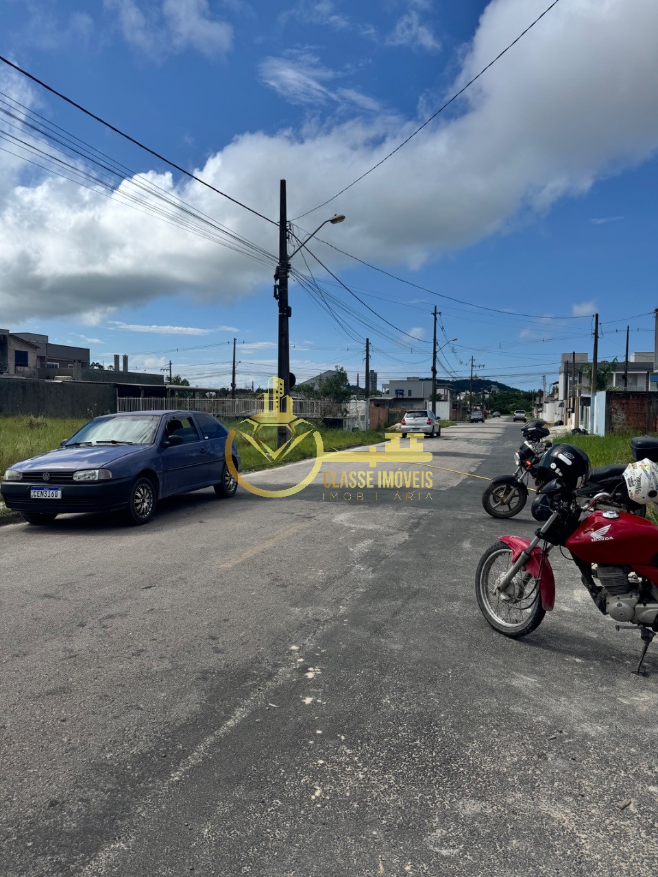 Geminado à venda em Penha-SC, Bairro Nossa Senhora de Fátima: 2 quartos, 1 suíte, 1 sala, 1 vaga, 60m². Imperdível!