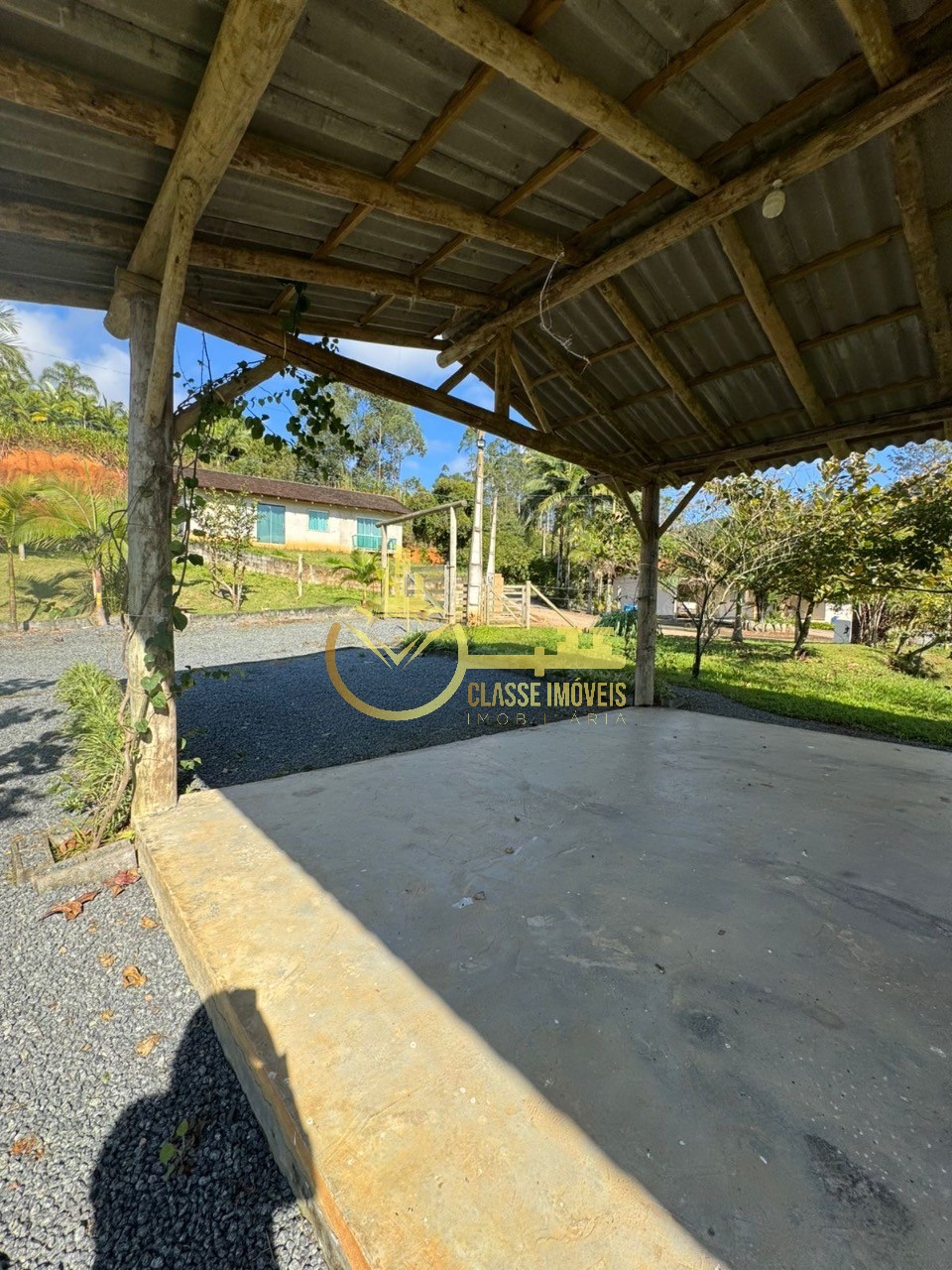 Sitio à venda em Ilhota-SC, bairro Bau: 3 quartos, 1 sala, 1 banheiro, 7.300,00 m² de área.