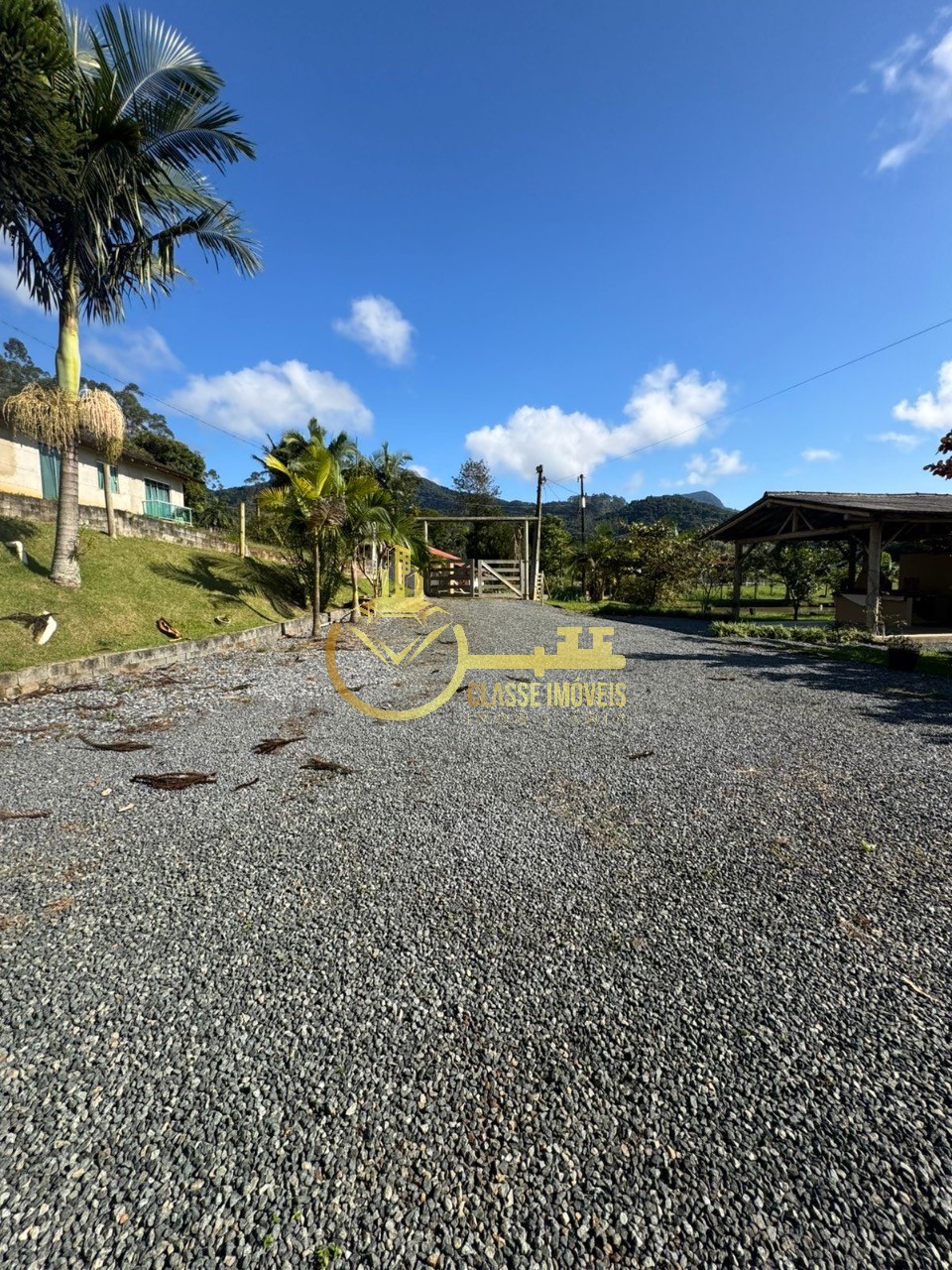 Sitio à venda em Ilhota-SC, bairro Bau: 3 quartos, 1 sala, 1 banheiro, 7.300,00 m² de área.