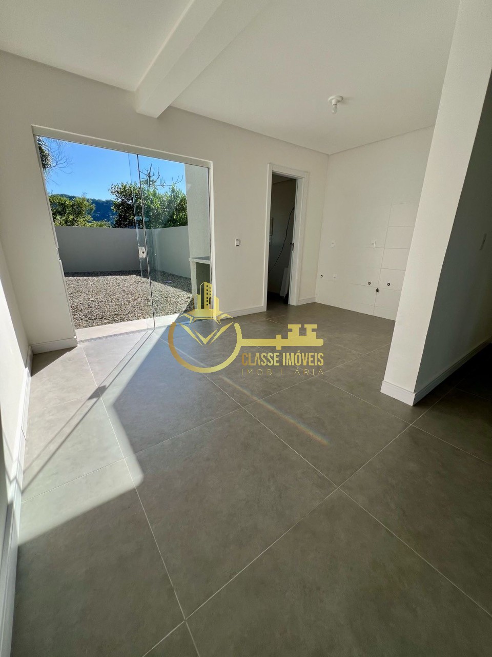 Sobrado à venda em itajaí-sc, bairro espinheiros, 2 quartos,