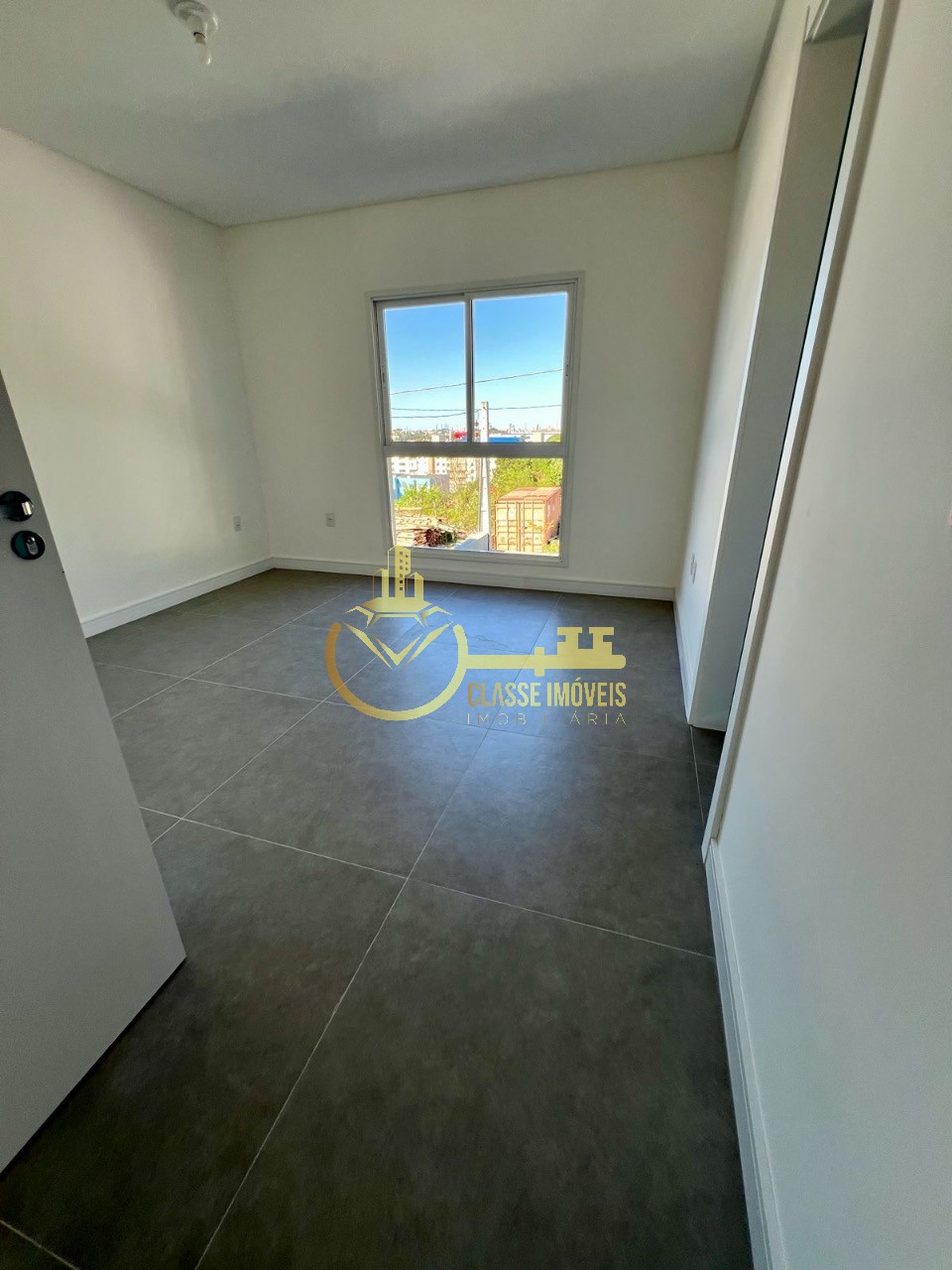Sobrado à venda em itajaí-sc, bairro espinheiros, 2 quartos,