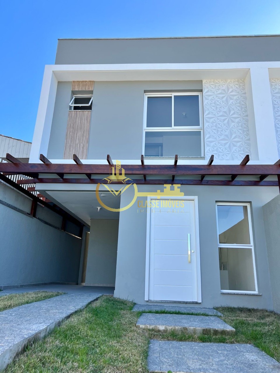 Sobrado à venda em itajaí-sc, bairro espinheiros, 2 quartos,