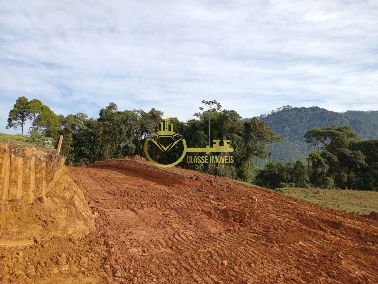 Excelente oportunidade de investimento em terreno de 1.000,00 m² à venda em Luiz Alves-SC, no bairro Braço Cumprido!
