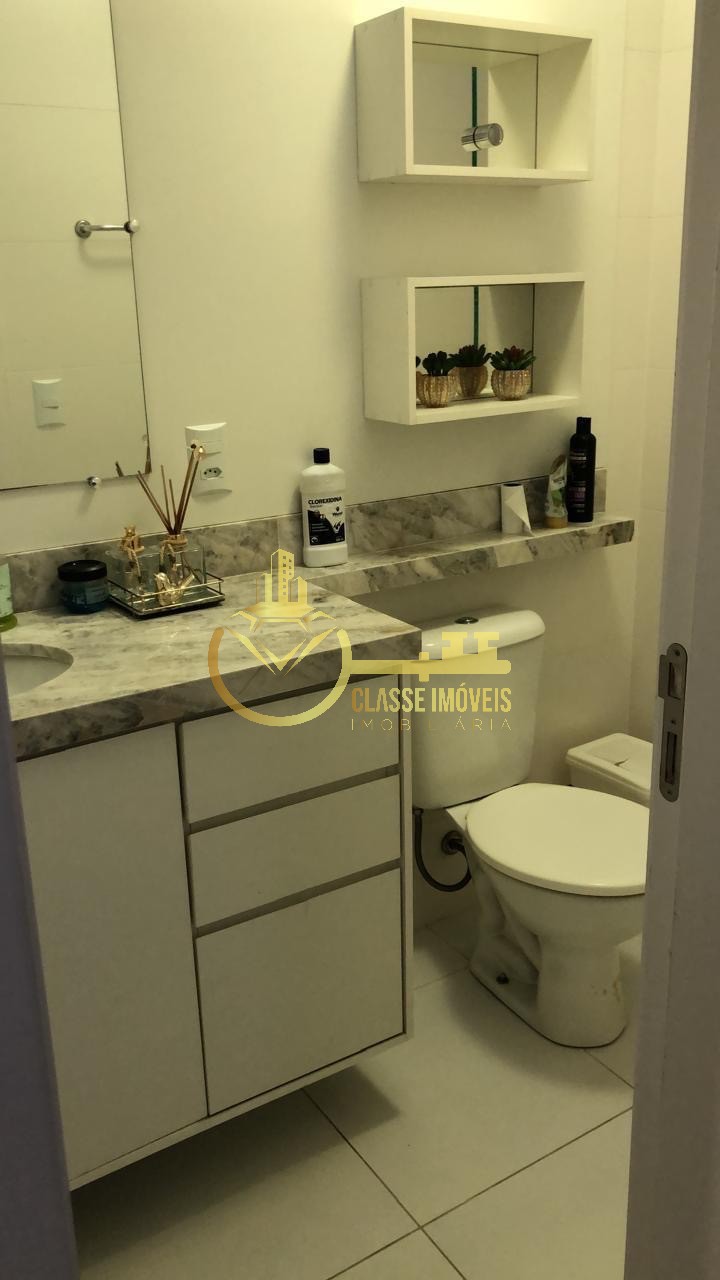 Apartamento à venda na Praia Brava de Itajaí-SC: 2 quartos, 11 vagas de garagem e 65,00 m² de área.