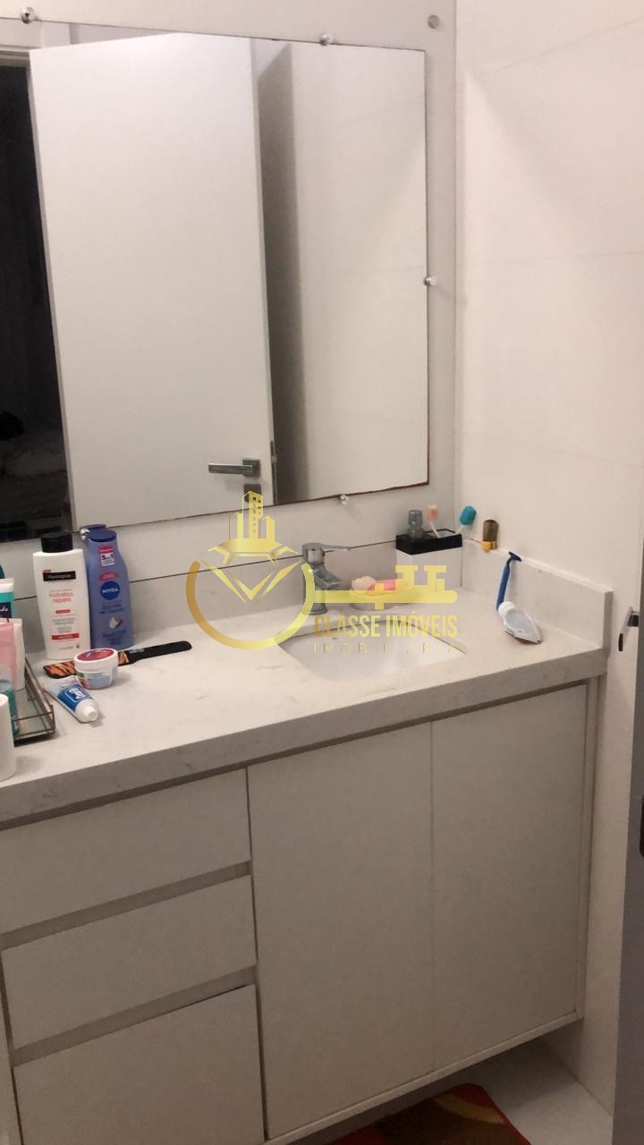Apartamento à venda na Praia Brava de Itajaí-SC: 2 quartos, 11 vagas de garagem e 65,00 m² de área.
