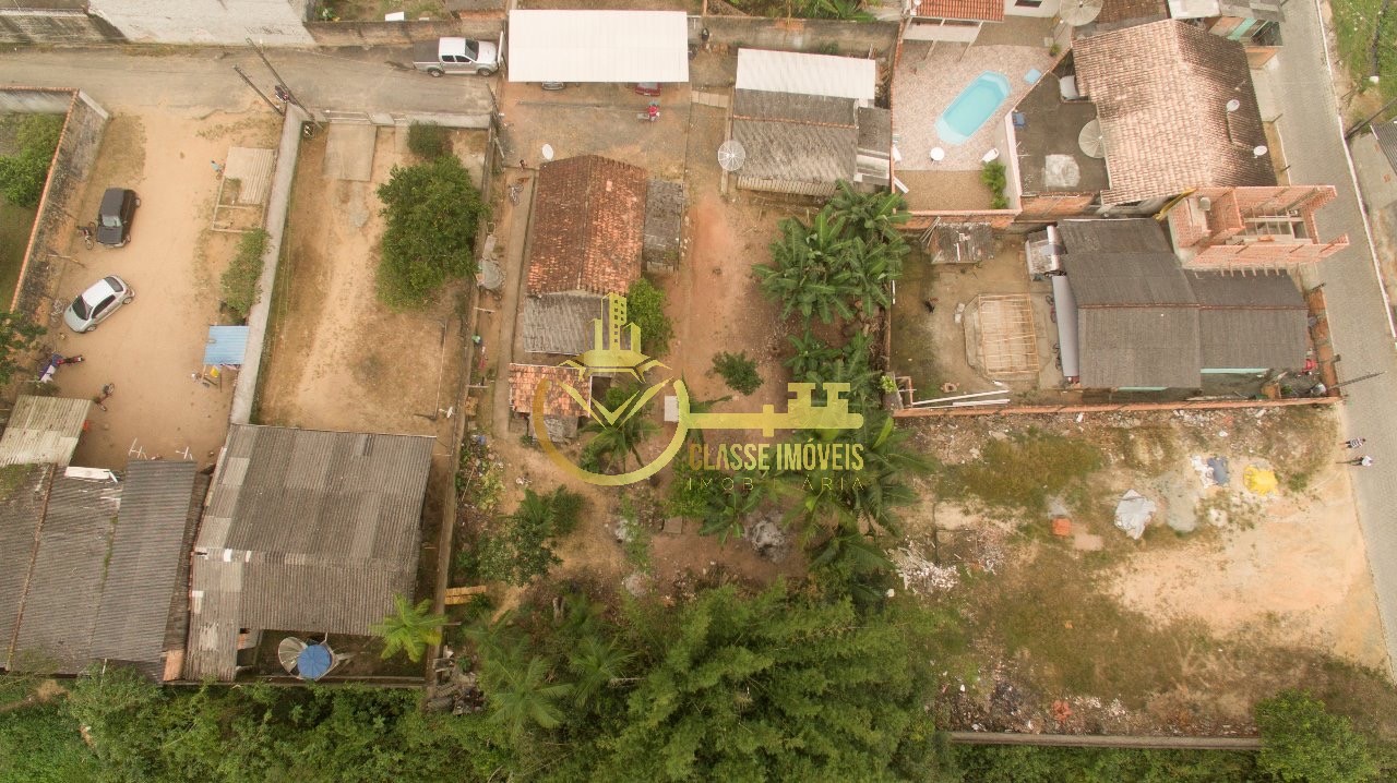 Terreno à venda em Itajaí-SC, bairro Espinheiros, com 983m² de área!