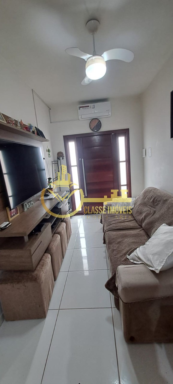 Oportunidade: Geminado à venda em Itajaí-SC, Espinheiros! 2 quartos, 1 sala, 1 banheiro, 1 vaga de garagem. Aproveite!