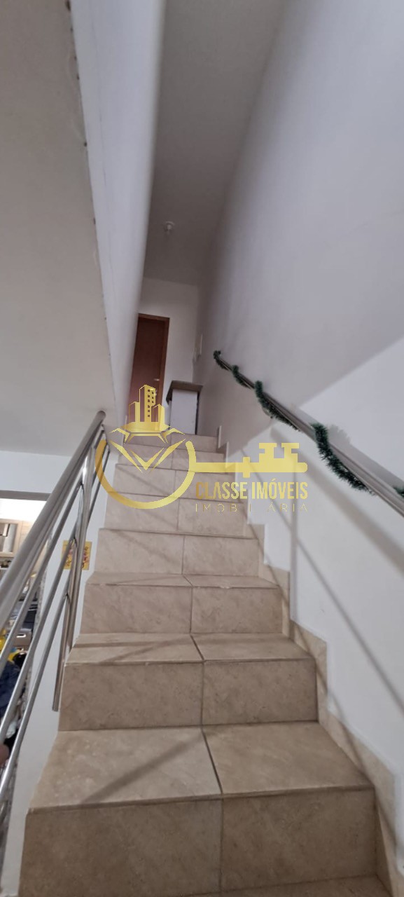 Geminado à venda em Itajaí-SC, bairro Espinheiros - 2 quartos, 1 banheiro, 1 vaga, 100m² de área. Imperdível!
