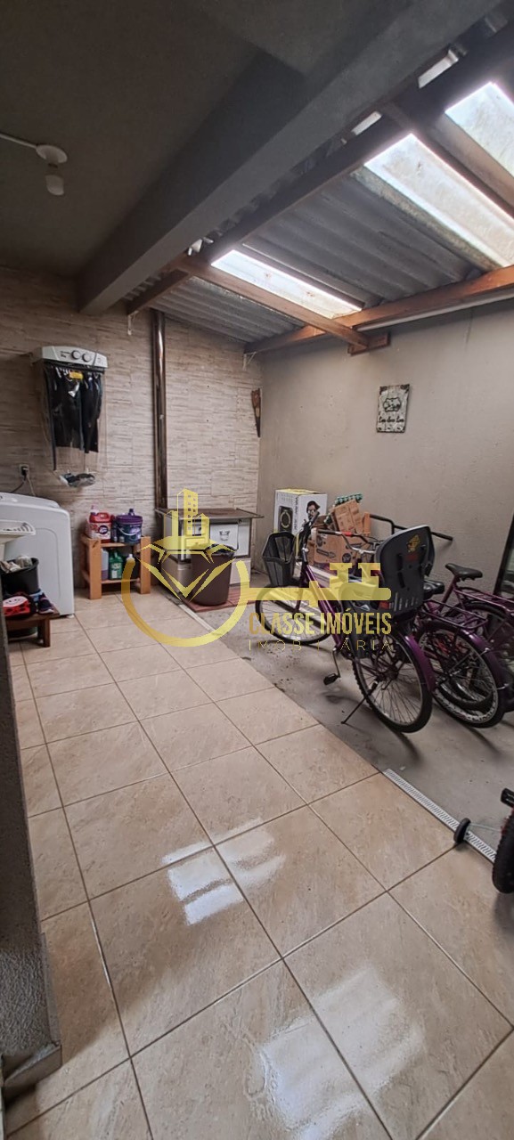Geminado à venda em Itajaí-SC, bairro Espinheiros - 2 quartos, 1 banheiro, 1 vaga, 100m² de área. Imperdível!