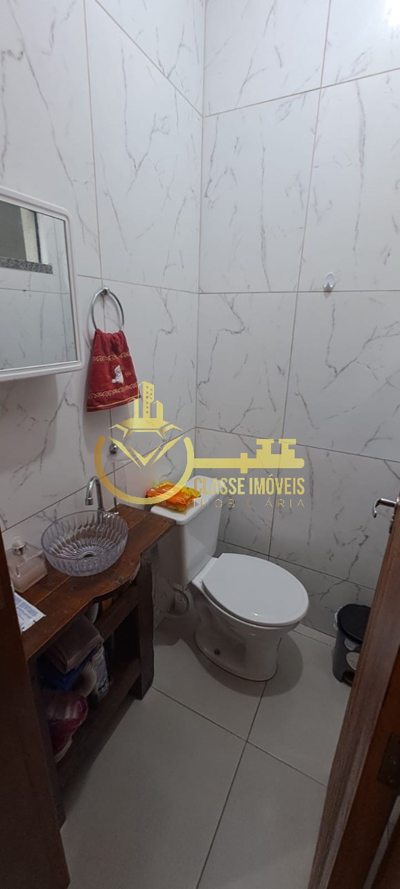 Geminado à venda em Itajaí-SC, bairro Espinheiros - 2 quartos, 1 banheiro, 1 vaga, 100m² de área. Imperdível!