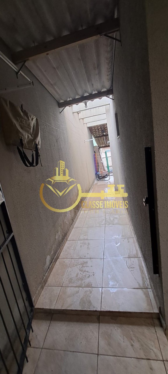 Geminado à venda em Itajaí-SC, bairro Espinheiros - 2 quartos, 1 banheiro, 1 vaga, 100m² de área. Imperdível!
