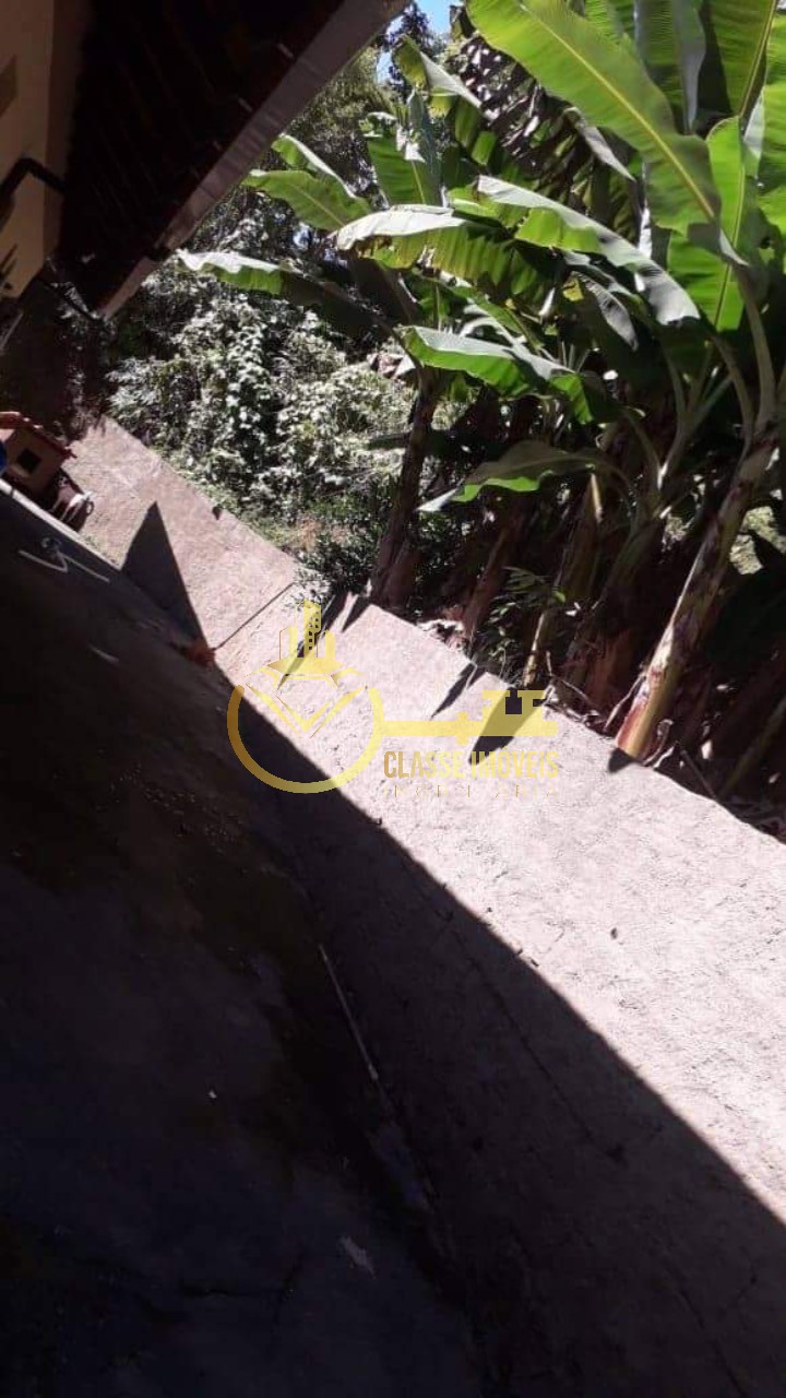 Casa à venda em Blumenau-SC - Bairro Progresso: 3 quartos, 1 sala, 1 banheiro, 1 vaga de garagem em amplo terreno de 1.100,00 m²