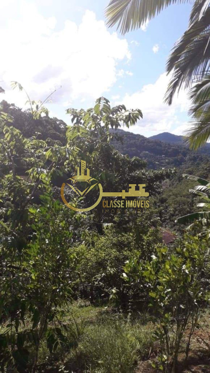 Casa à venda em Blumenau-SC - Bairro Progresso: 3 quartos, 1 sala, 1 banheiro, 1 vaga de garagem em amplo terreno de 1.100,00 m²