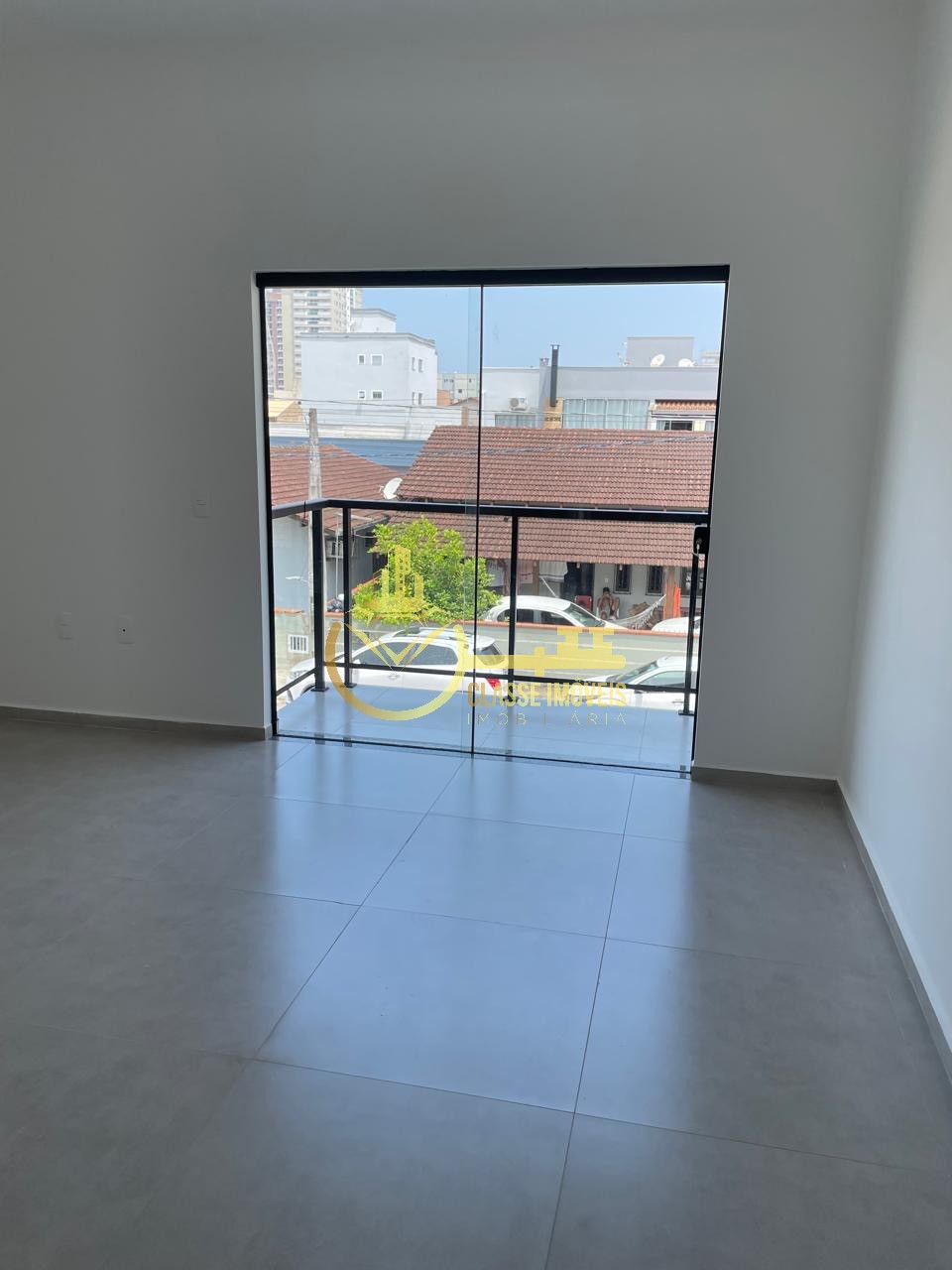 Geminado à venda em Balneário Piçarras-SC, bairro Itacolumi: 3 quartos, 1 suíte, 2 vagas, 136,50m². Venha conferir!