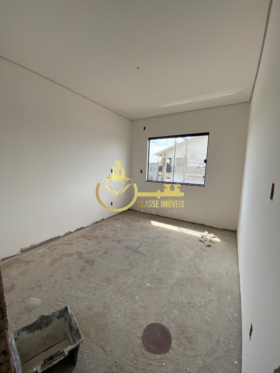 Geminado à venda em Itajaí-SC, bairro Murta: 3 quartos, 1 suíte, 2 salas, 1 banheiro, 2 vagas, 80m². Confira!
