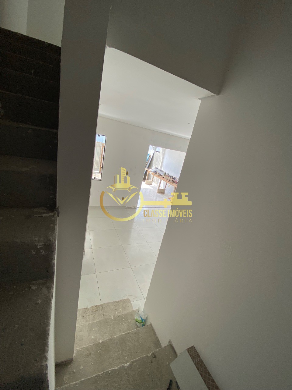 Geminado à venda em Itajaí-SC, bairro Murta: 3 quartos, 1 suíte, 2 salas, 1 banheiro, 2 vagas, 80m². Confira!