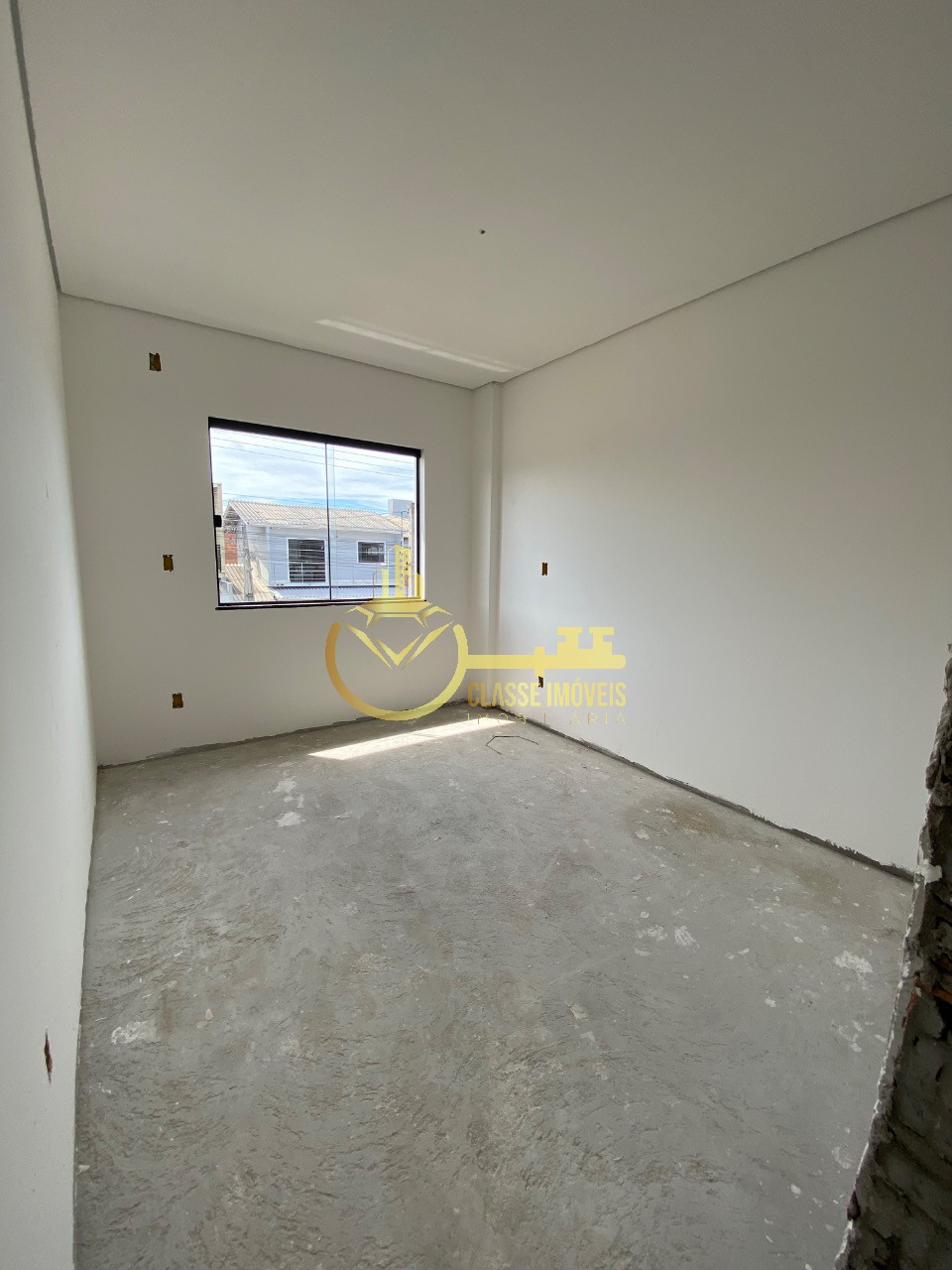 Geminado à venda em Itajaí-SC, bairro Murta: 3 quartos, 1 suíte, 2 salas, 1 banheiro, 2 vagas, 80m². Confira!