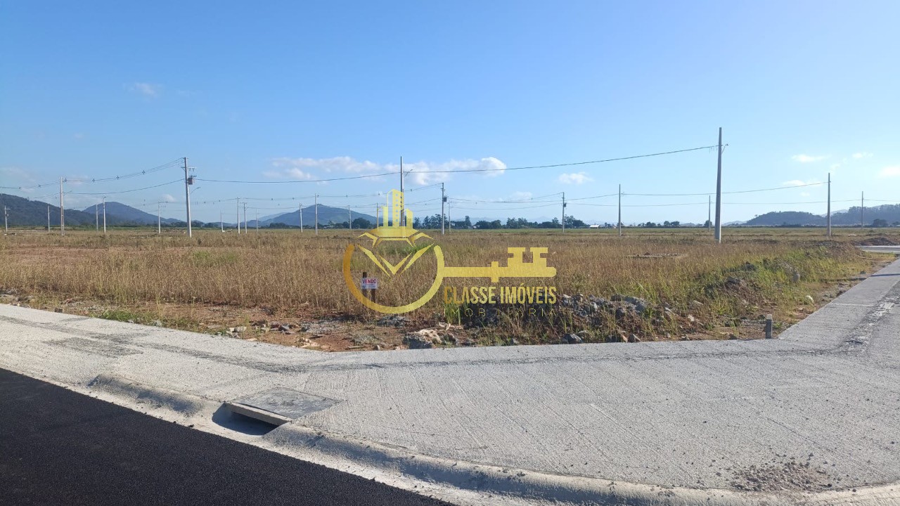 Terreno à venda em Espinheiros, Itajaí-SC! Espaço amplo de 241,26 m² aguarda por você!