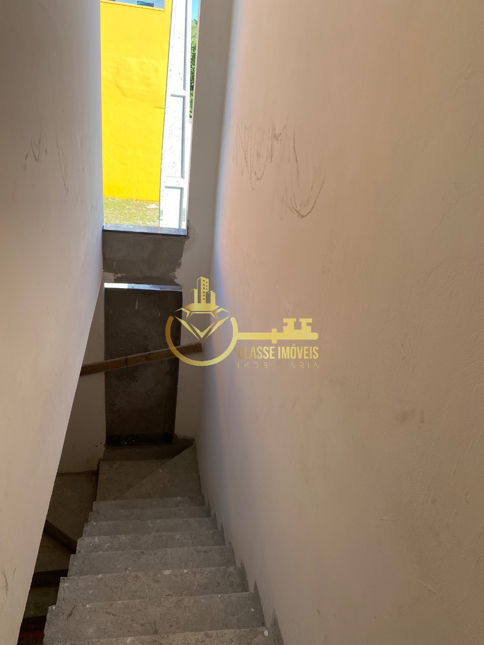 Sobrado à venda em Itajaí-SC, São João: 2 quartos, 1 suíte, 1 sala, 2 banheiros, 2 vagas, 104m² de área