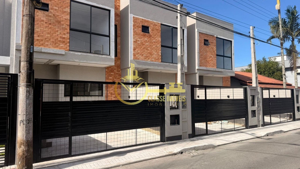 Sobrado à venda em itajaí-sc, bairro são joão: 2 quartos, 1 